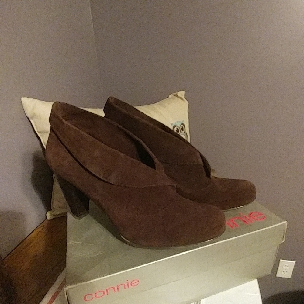 Brown ankle boots